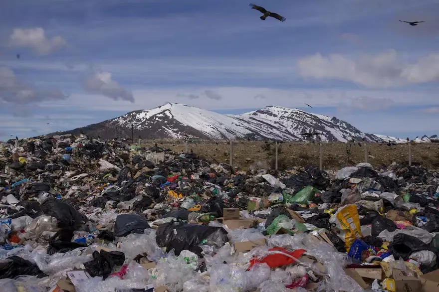 el-basural-recibe-aproximadamente-200-toneladas-GV2A2D6CAJGOVEBN7YFQSYBGLA